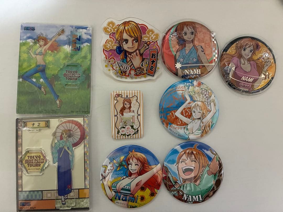 ワンピースタワー　ナミ　希少グッズ　缶バッジ　アクスタ