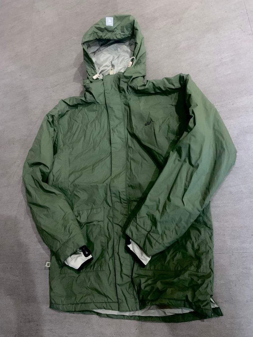 【スノボジャケット】foursquareフォースクウェア（定価4万円程）私服利用