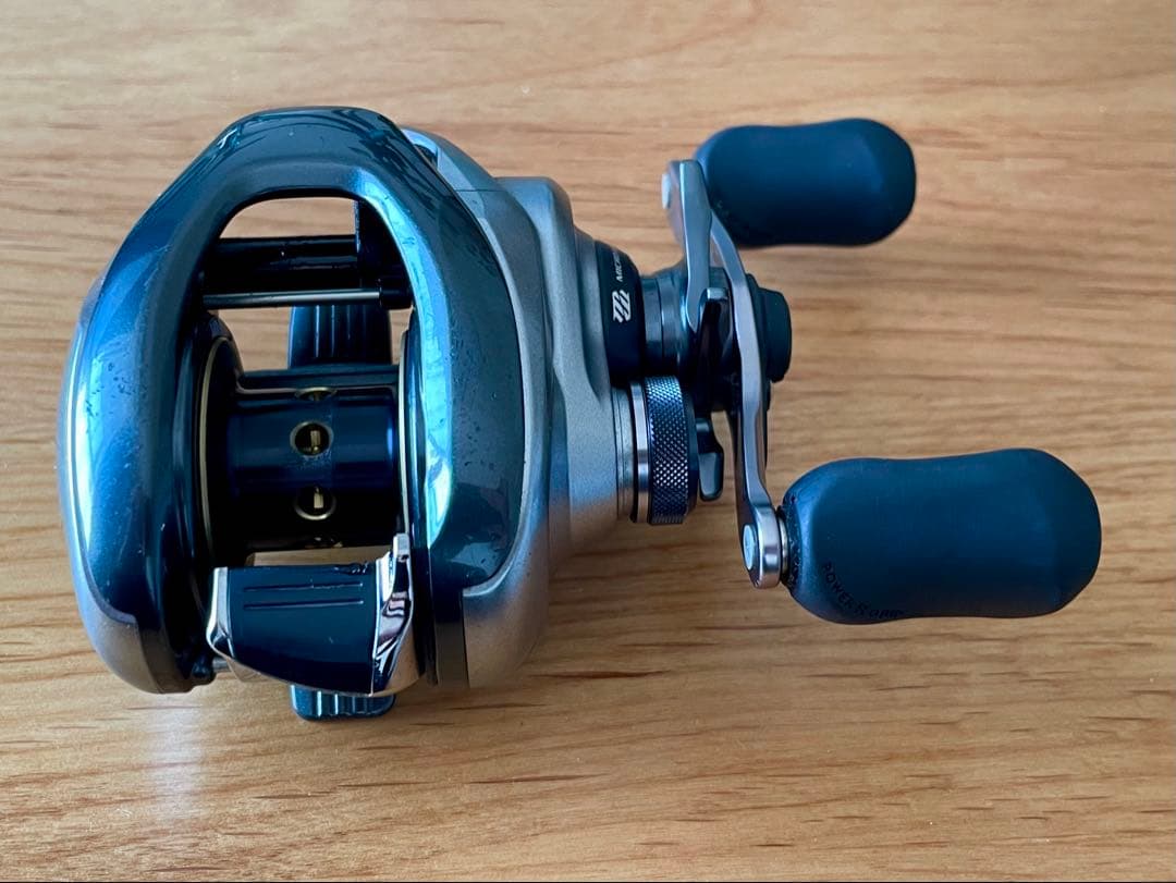 13メタニウム 右巻きシマノ SHIMANO