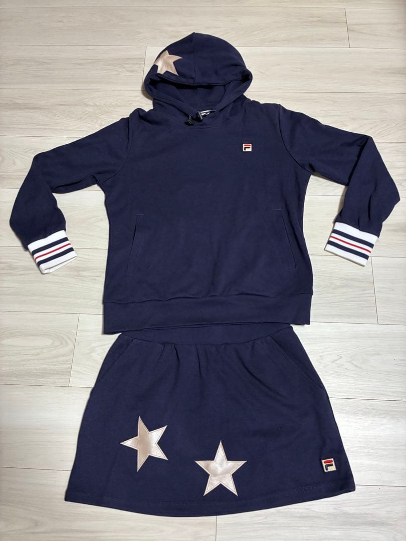 FILA ネイビー フード付きスウェットセットアップ