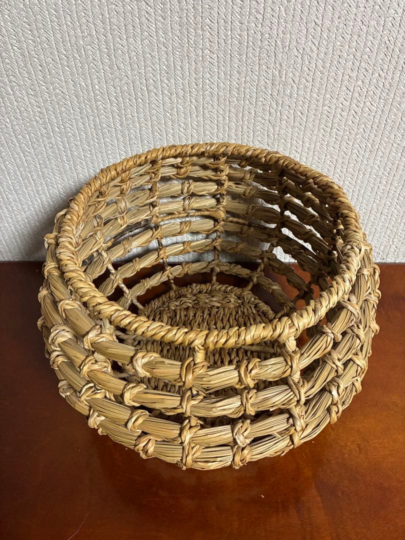 自然素材の編み込みワイヤー入り透かしかご