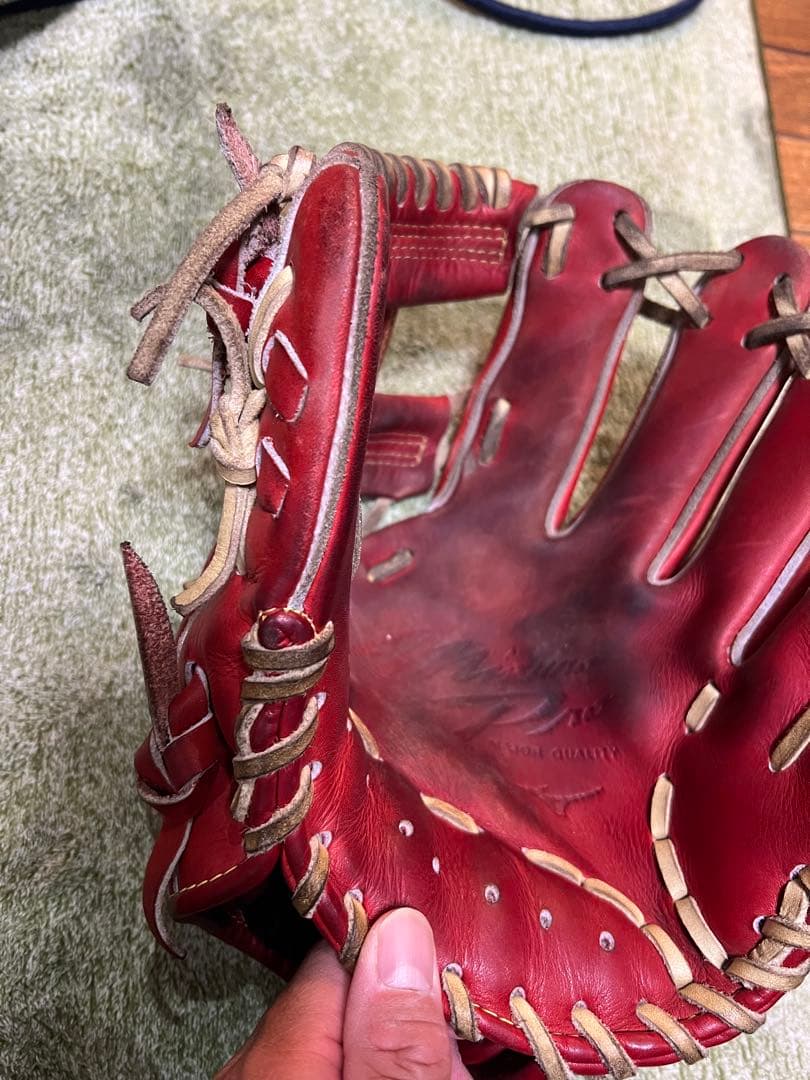 カッコイイ！　ミズノプロ・クラシック 硬式、内野用グラブ