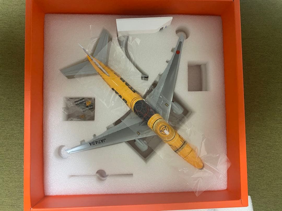 ANA スター・ウォーズ特別塗装機 1/200 3月30日までの出品