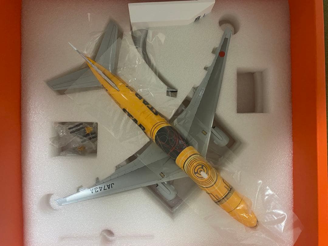 ANA スター・ウォーズ特別塗装機 1/200 3月30日までの出品