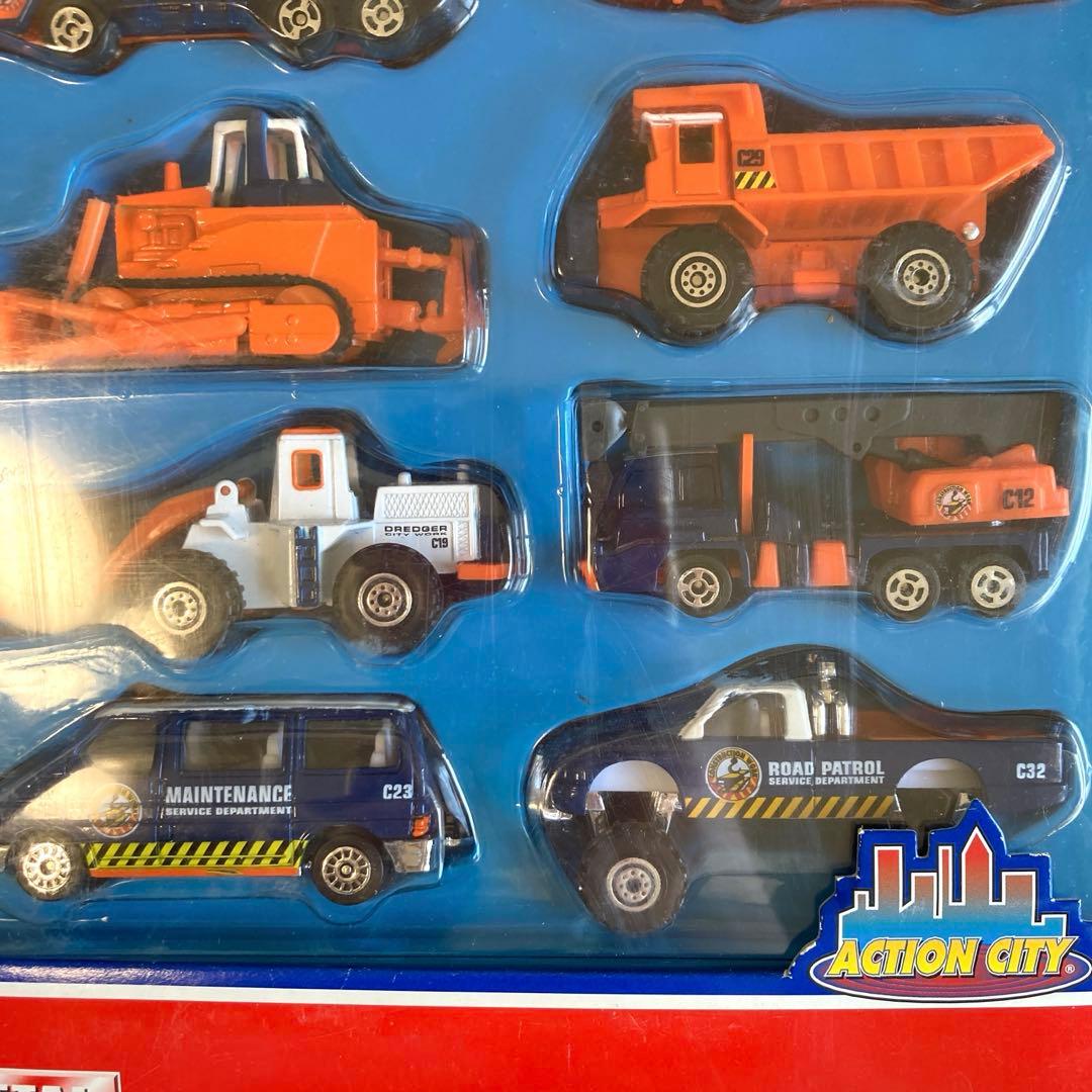 【未開封】REALTOY ACTION CITミニカーセット　　働く車