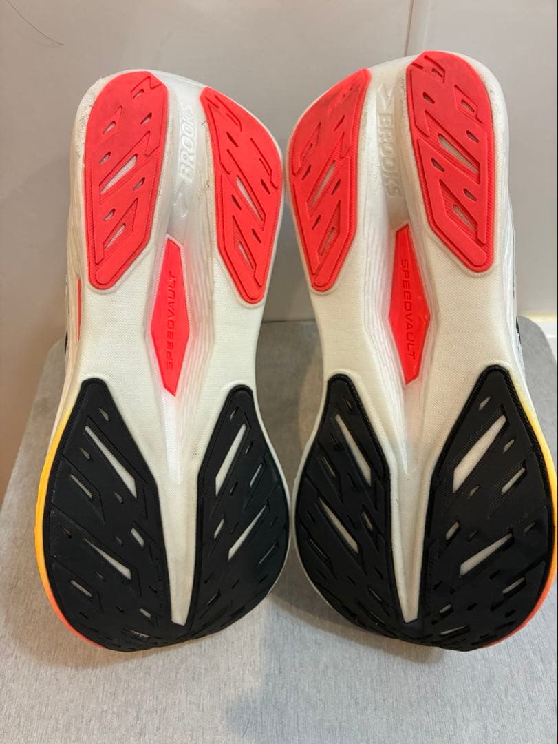 ブルックス　ハイペリオンマックス2/BROOKS Hyperion Max2