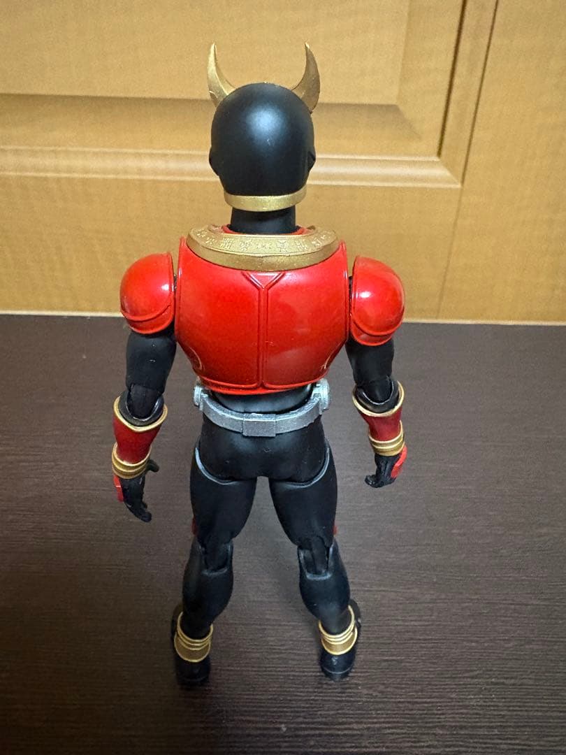 フィギュアーツ　真骨彫　仮面ライダークウガ　マイティフォーム