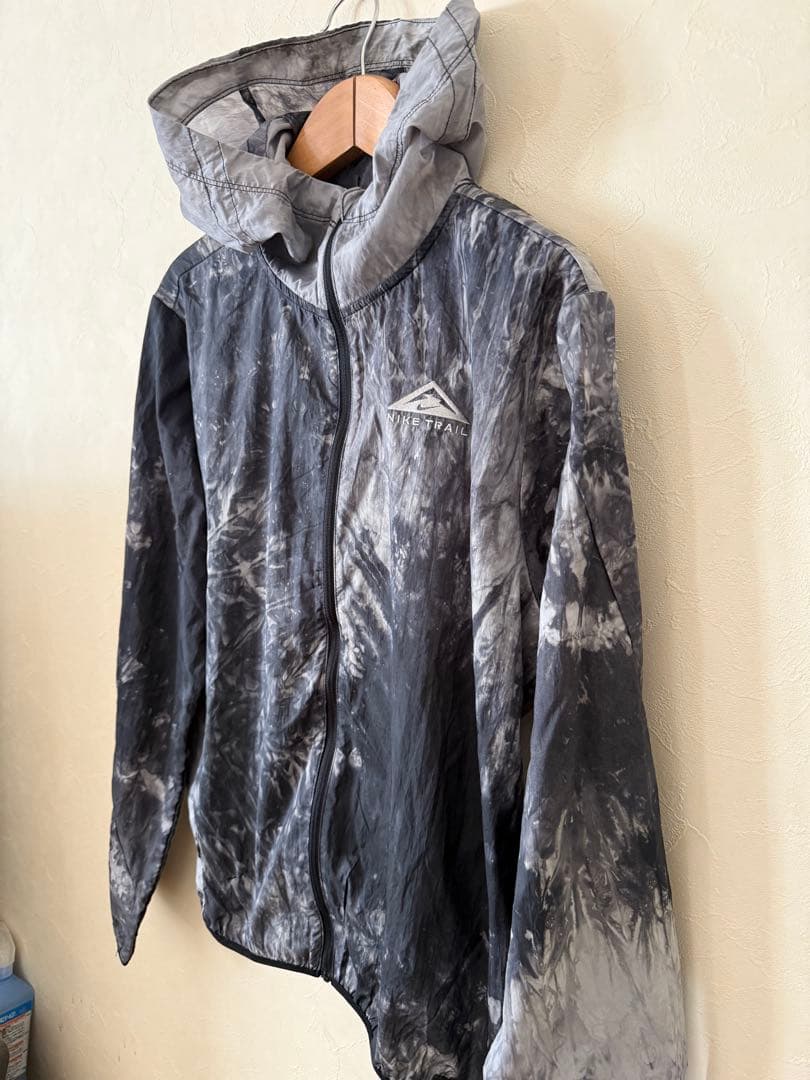 新品！ナイキNIKE トレイル　ウインドブレーカー Ｌサイズ