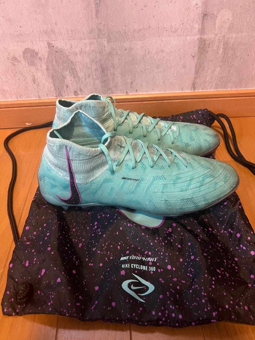 ナイキサッカースパイクファントムルナ