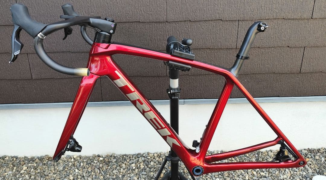 TREK トレック 　EMONDA SLR7 DISC 2021年フレームセット