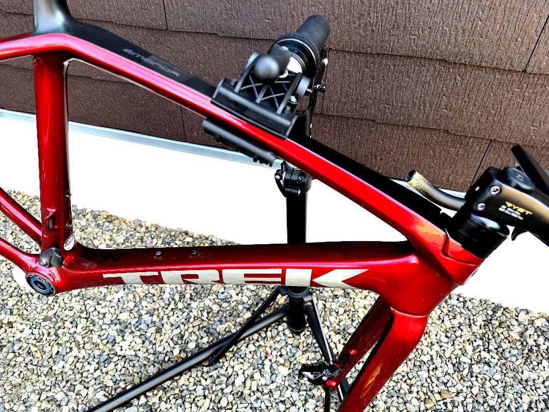 TREK トレック 　EMONDA SLR7 DISC 2021年フレームセット