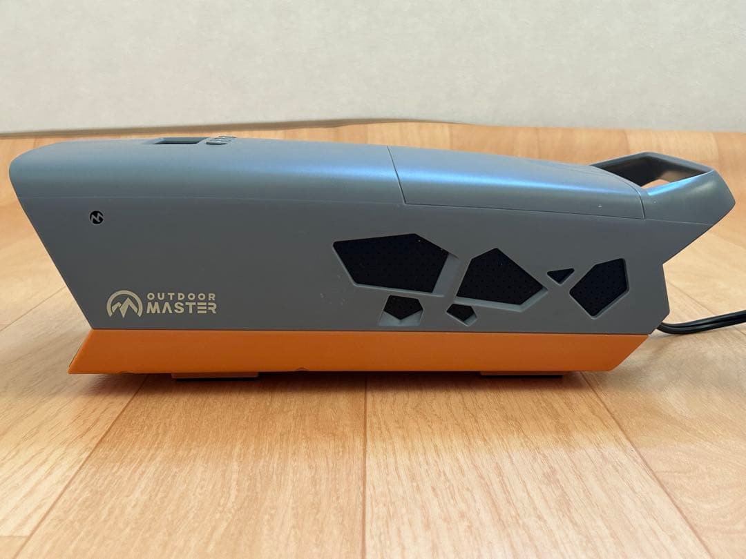 OutdoorMaster 電動エアーポンプ
