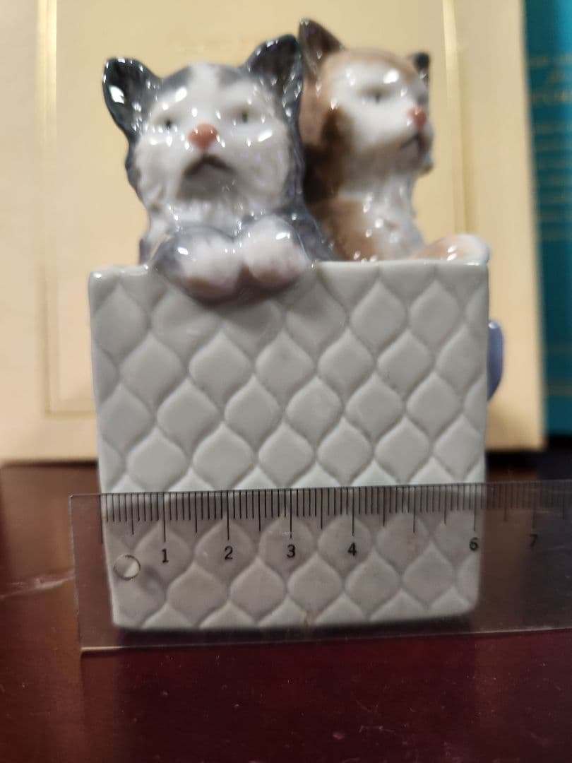リヤドロ　NAO　猫　陶器　置物　アンティーク　LLADRO　骨董市