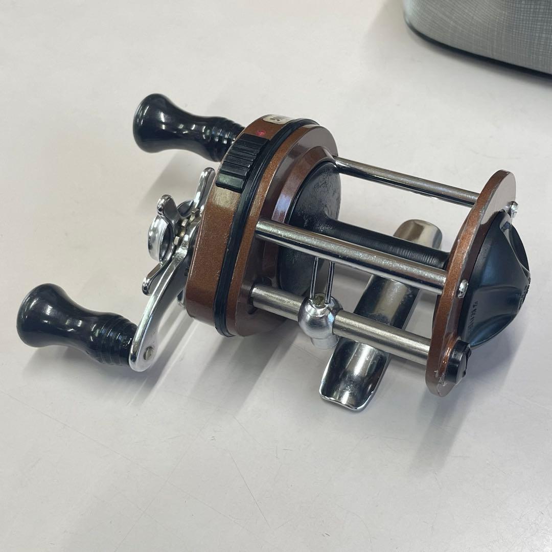 リール PFLUEGER SUPREME 610B