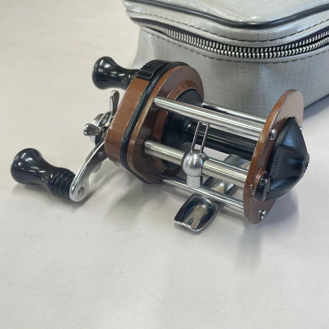 リール PFLUEGER SUPREME 610B