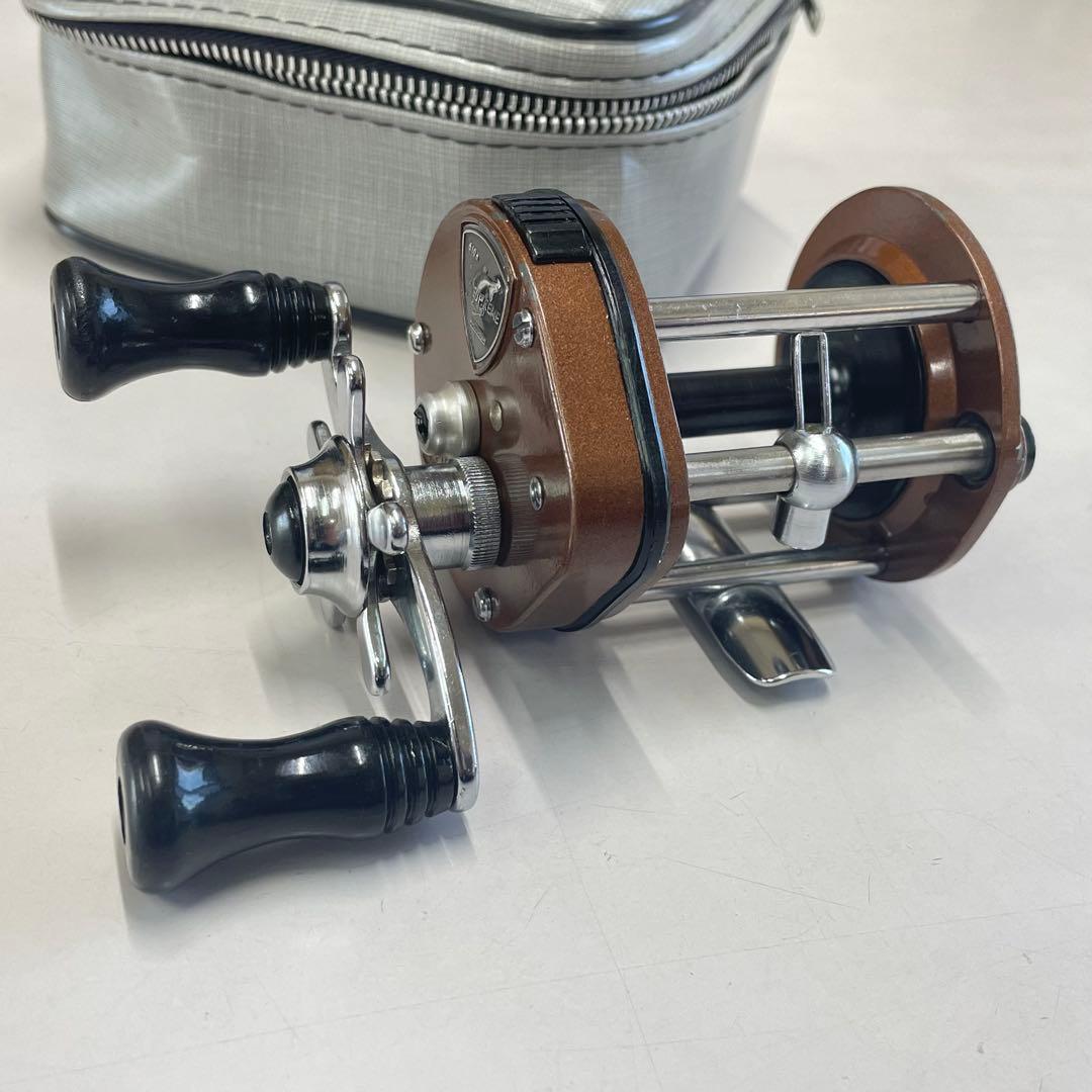 リール PFLUEGER SUPREME 610B