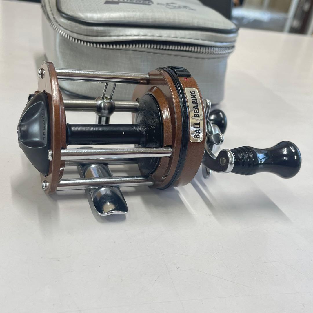 リール PFLUEGER SUPREME 610B