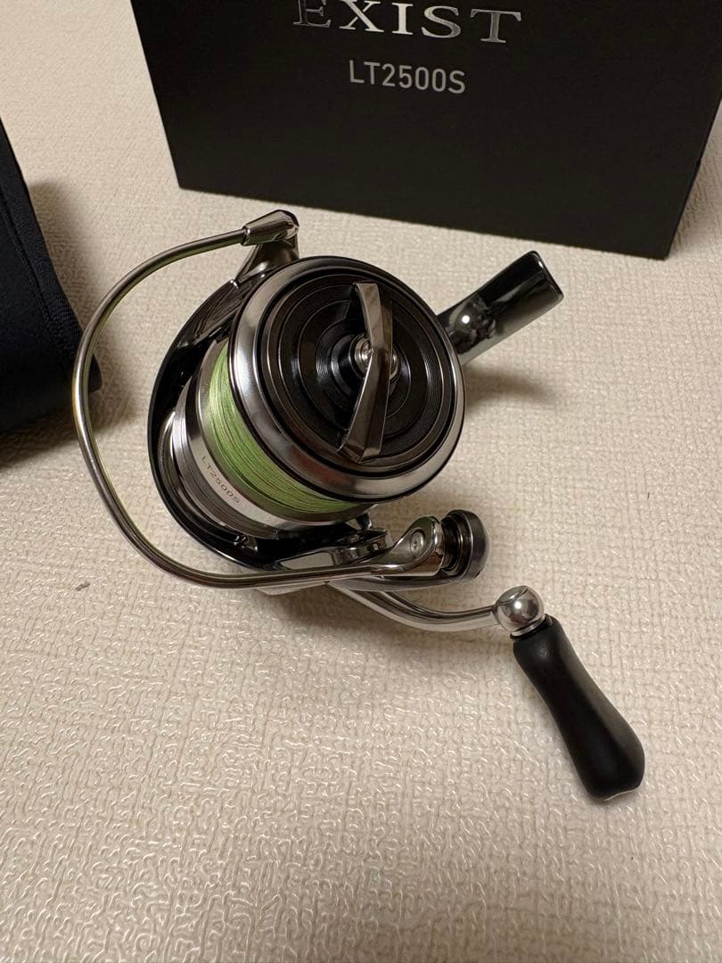 22EXIST LT2500S スピニングリール
