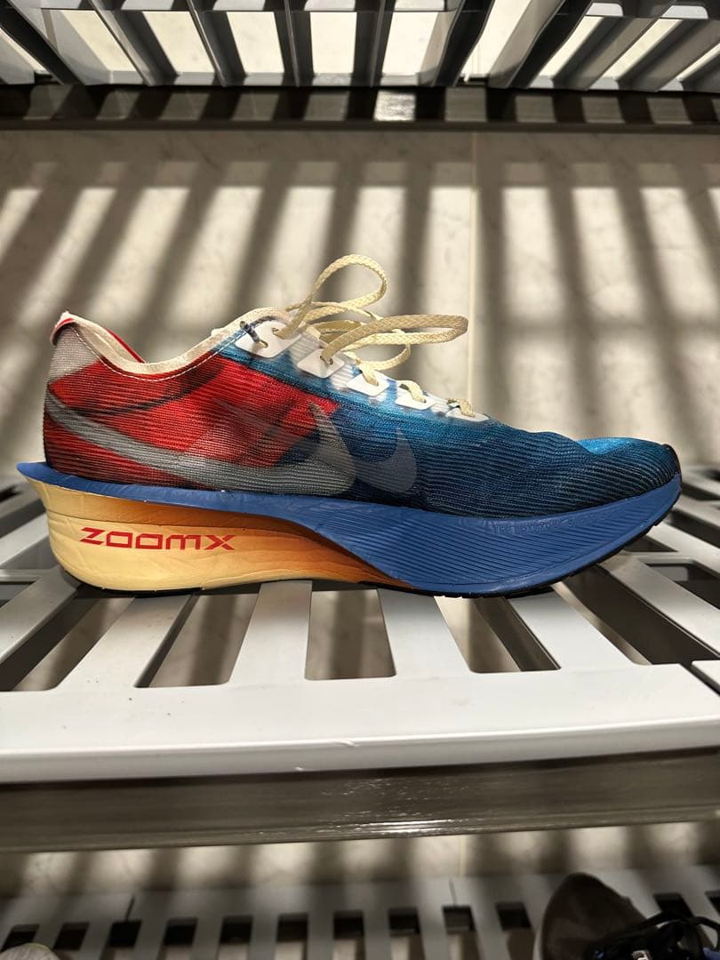 NIKE ヴェイパーフライ4 26.0cm