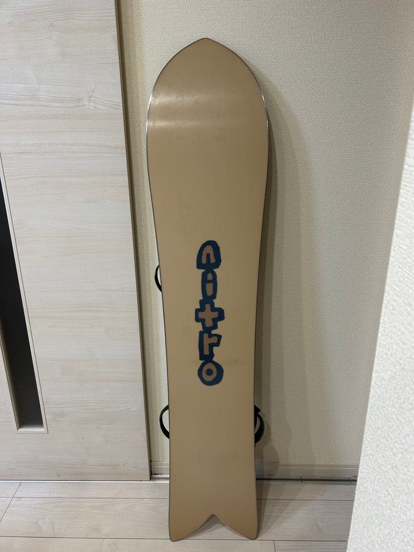 美品 バイン付き ナイトロ スノーボード フィンツイン