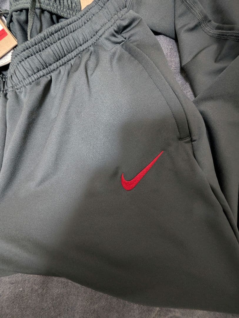 NIKE Liverpool トレーニングジャージ　上下セット