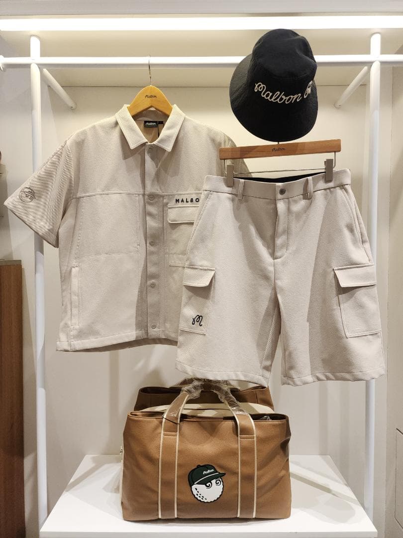 まっくんページ⛳Malbon 半袖シャツ×ショートパンツ ベージュコーデ