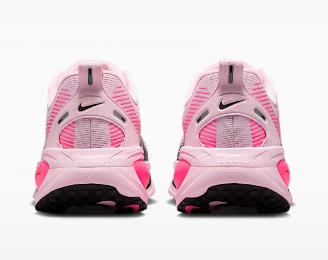 【新品未使用】NIKE ナイキ ボメロ 18 ￼ランニングシューズ ピンク