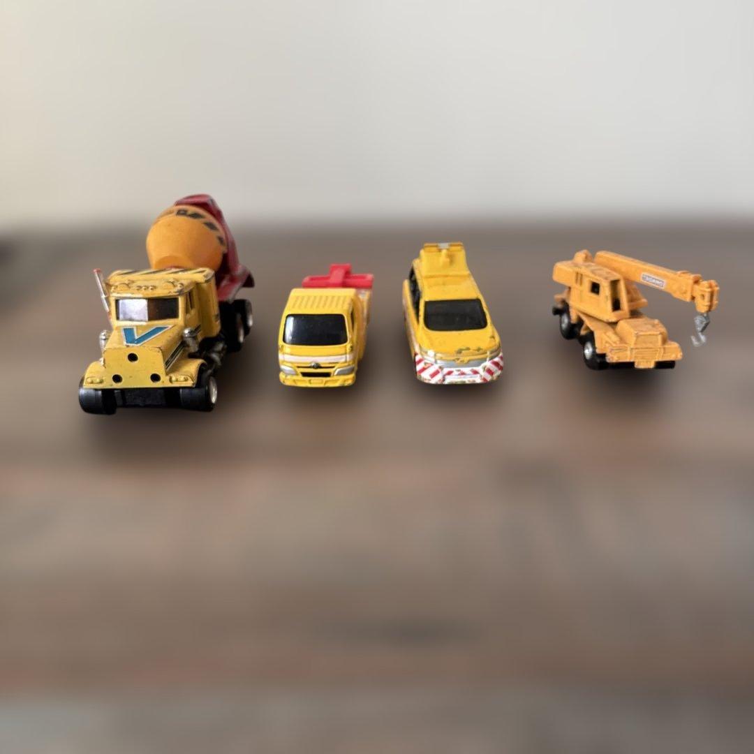 トミカ（ミニカー）等　61台　まとめ売り