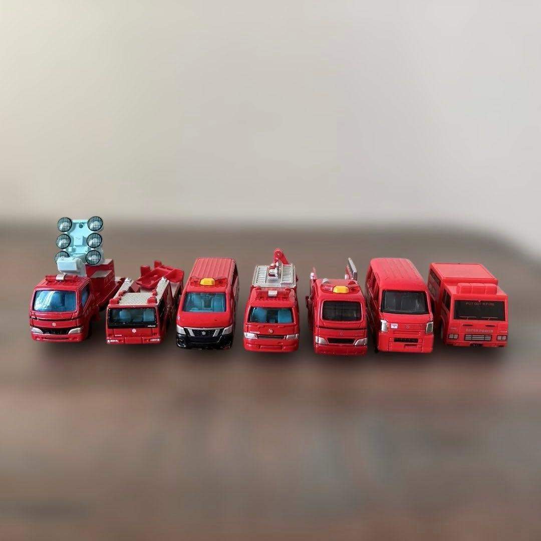 トミカ（ミニカー）等　61台　まとめ売り