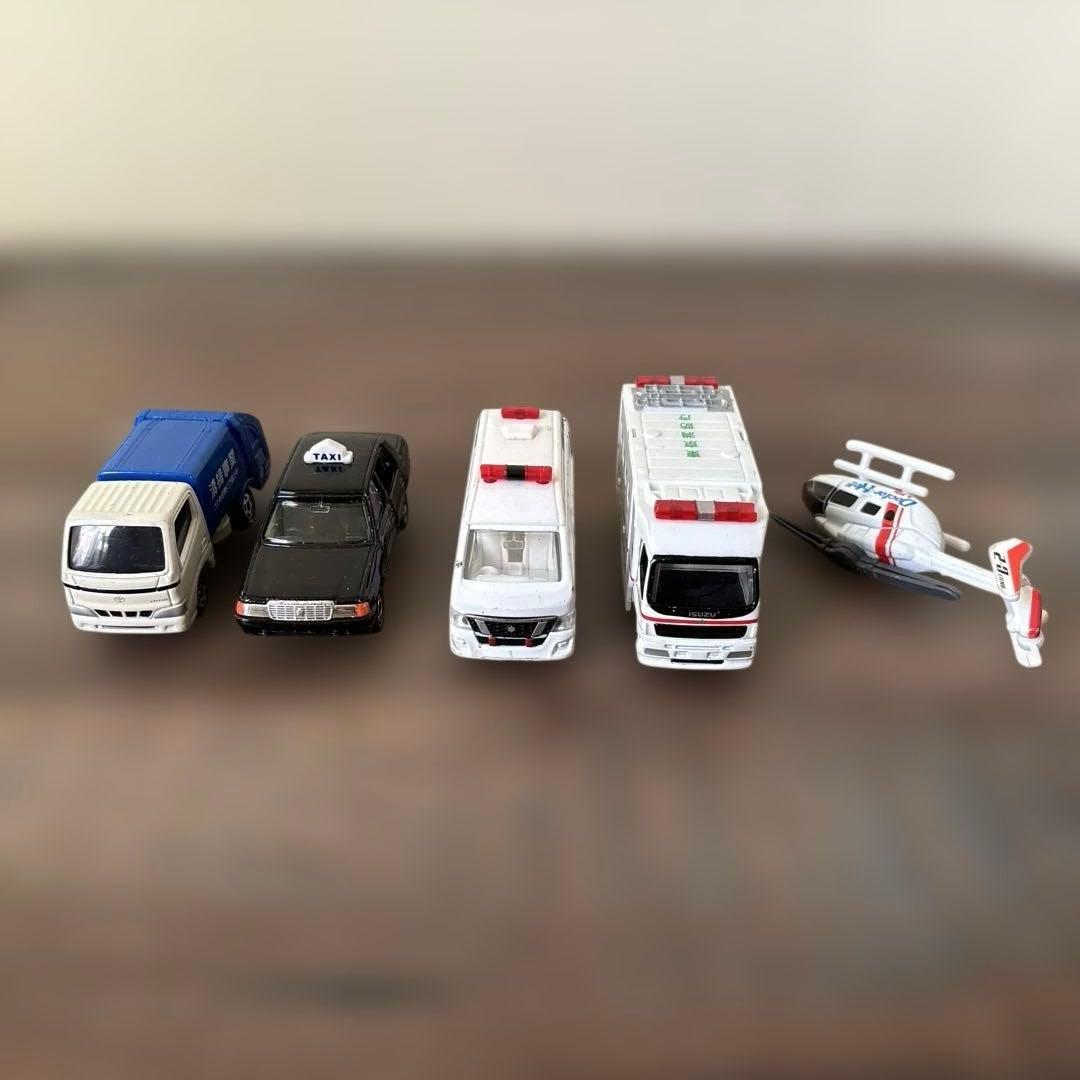 トミカ（ミニカー）等　61台　まとめ売り