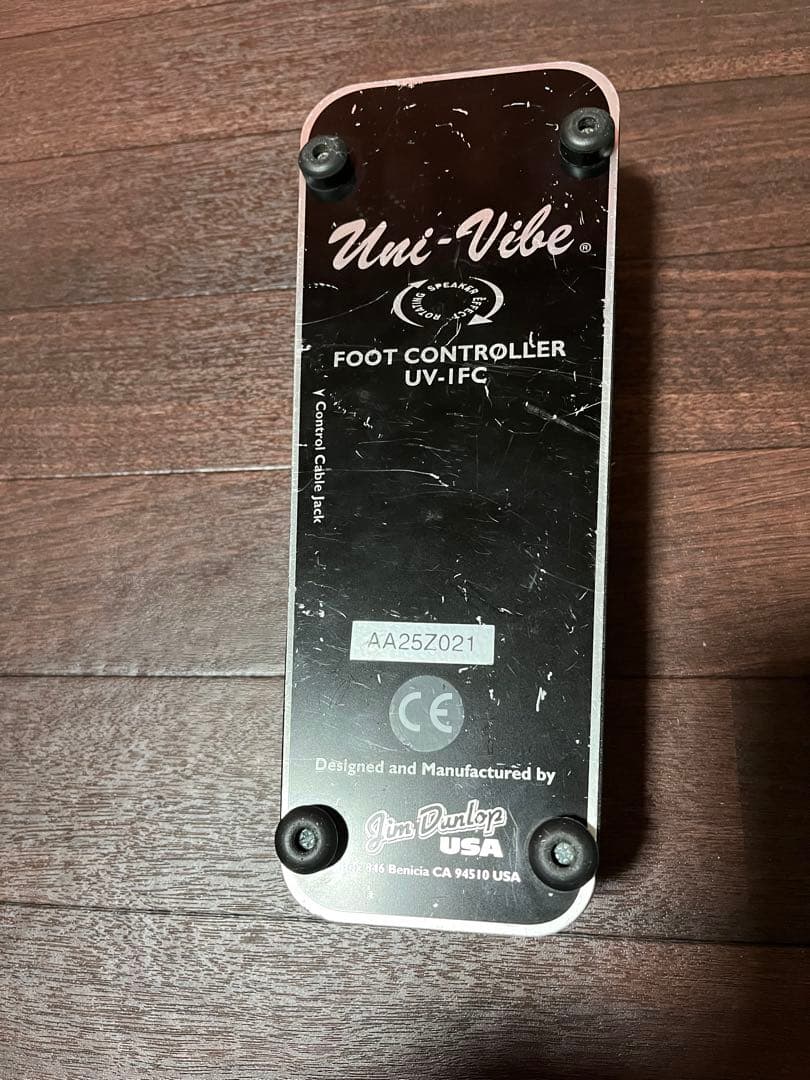 Jim Dunlop UV1 Uni-Vibe コントローラー、ケーブル付