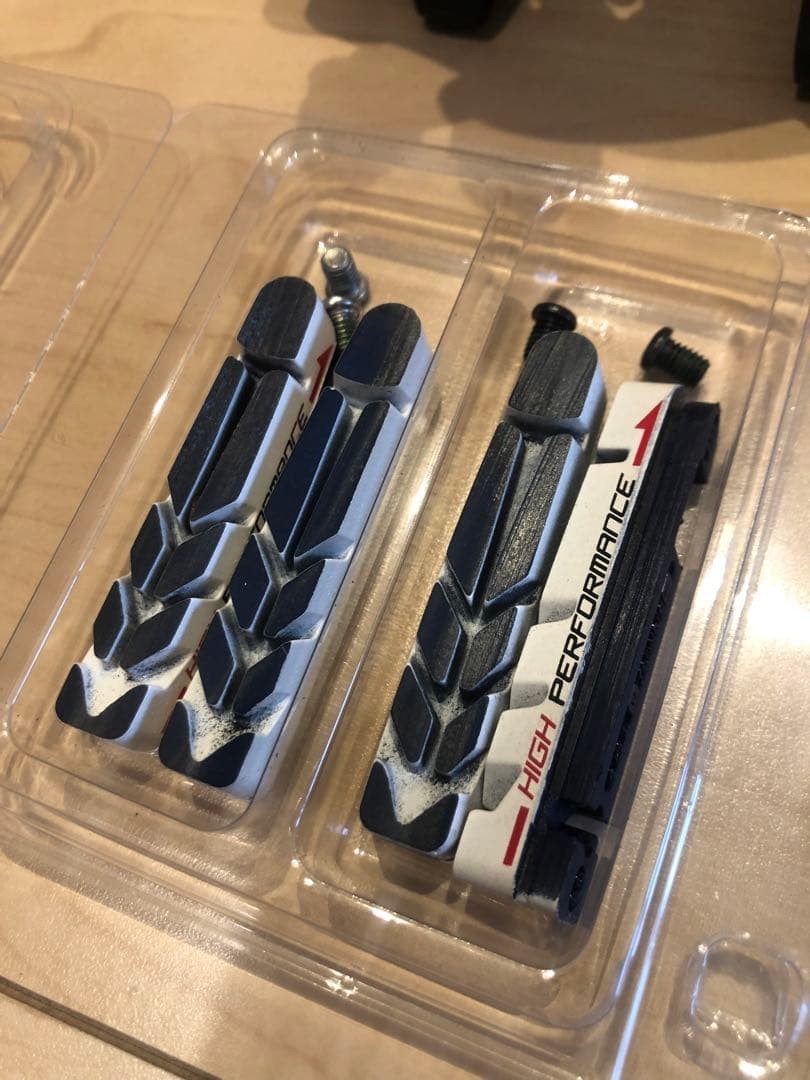 シマノULTEGRA BR-6800 アルミ・カーボンシュー付 美品かと。