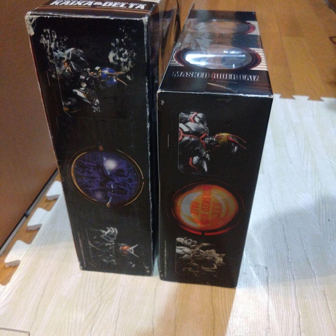 S.I.C仮面ライダーファイズ、カイザ、デルタセット フィギュア