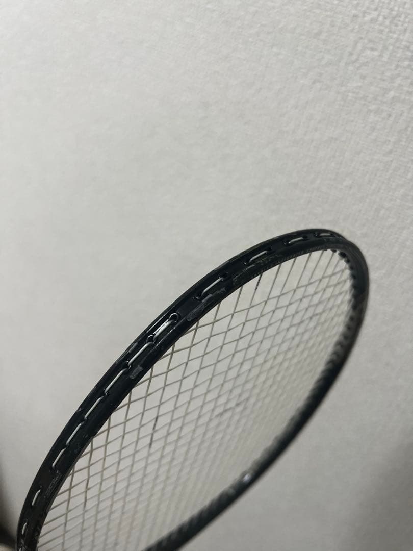 バドミントンラケット 黒と水色 カーボンファイバー