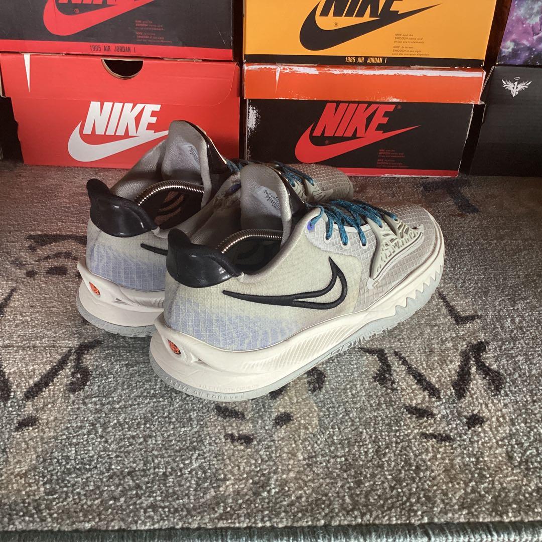 シューズ(男性用) Nike Kyrie 4 low Grey Fog