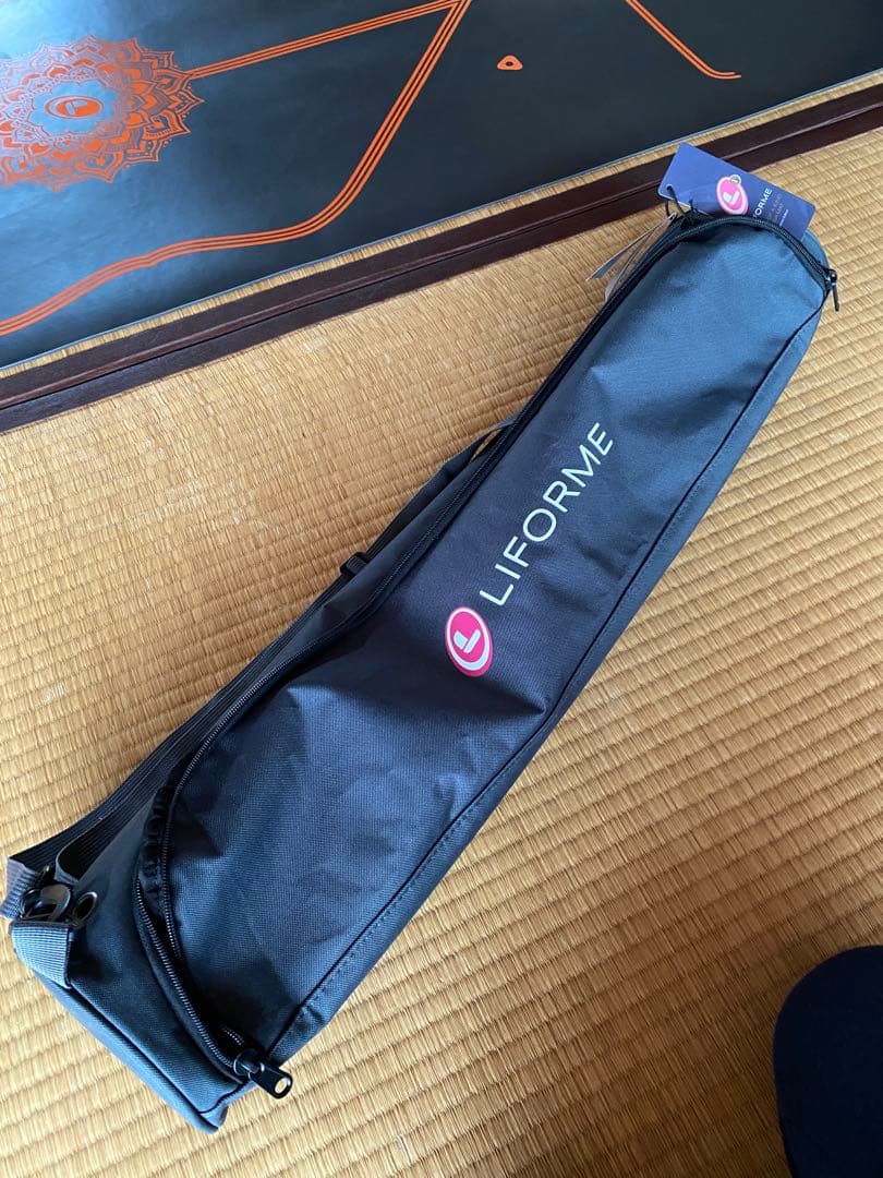 値下げします！LIFORME ヨガマット 黒とオレンジ 収納バッグ付き