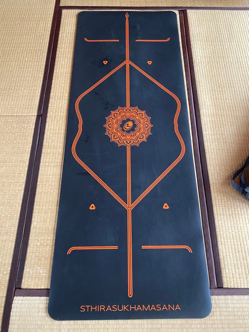 値下げします！LIFORME ヨガマット 黒とオレンジ 収納バッグ付き