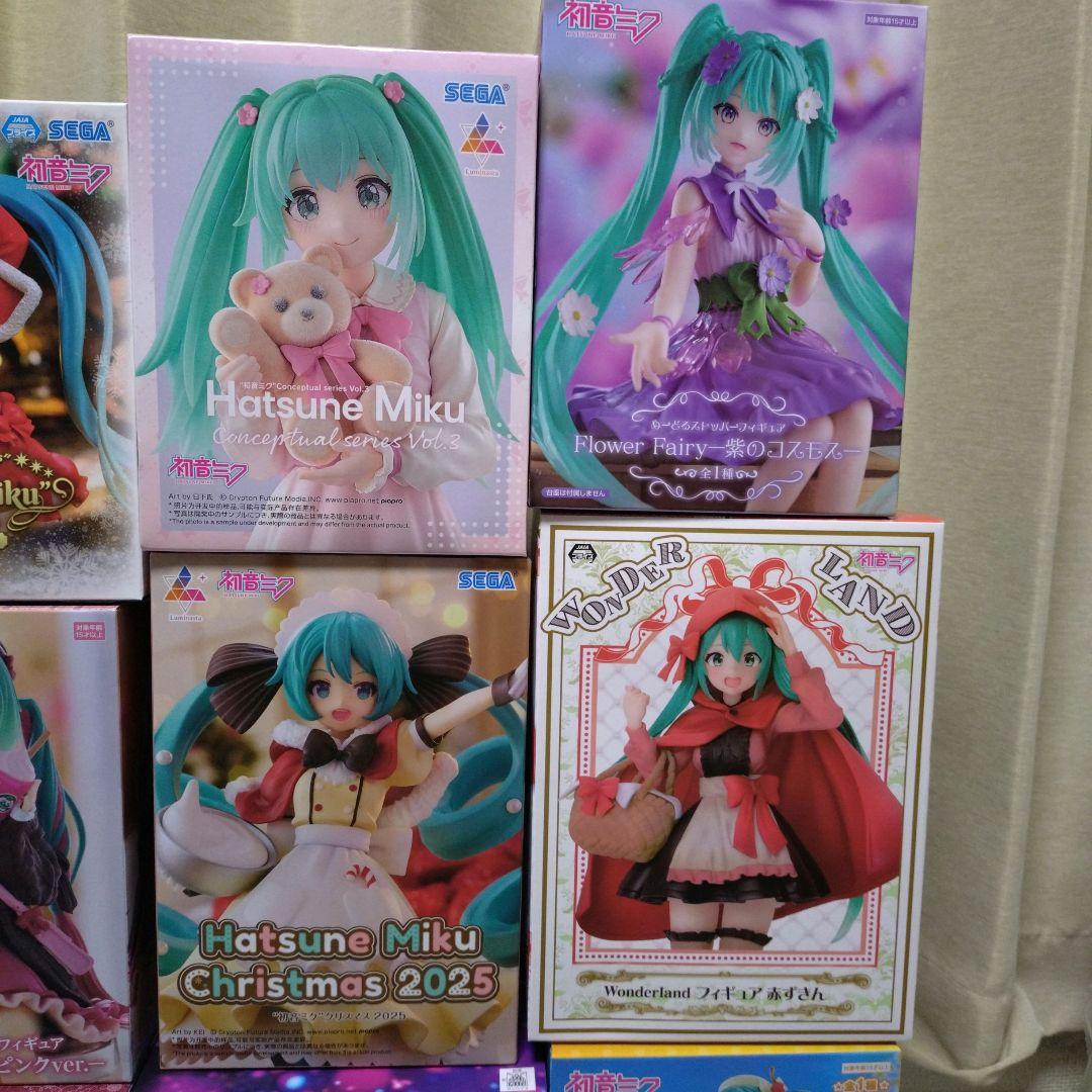 初音ミク　プライズ　フィギュア　12体