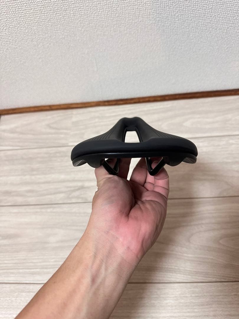 【新品】TREK Bontrager Verse Comp サドル 145mm