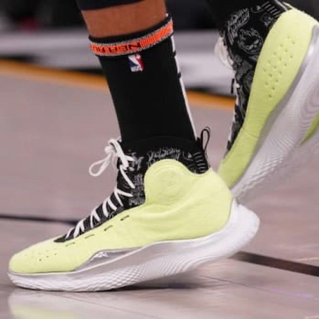 Diet Starts Monday Curry 4 アンダーアーマー カリー