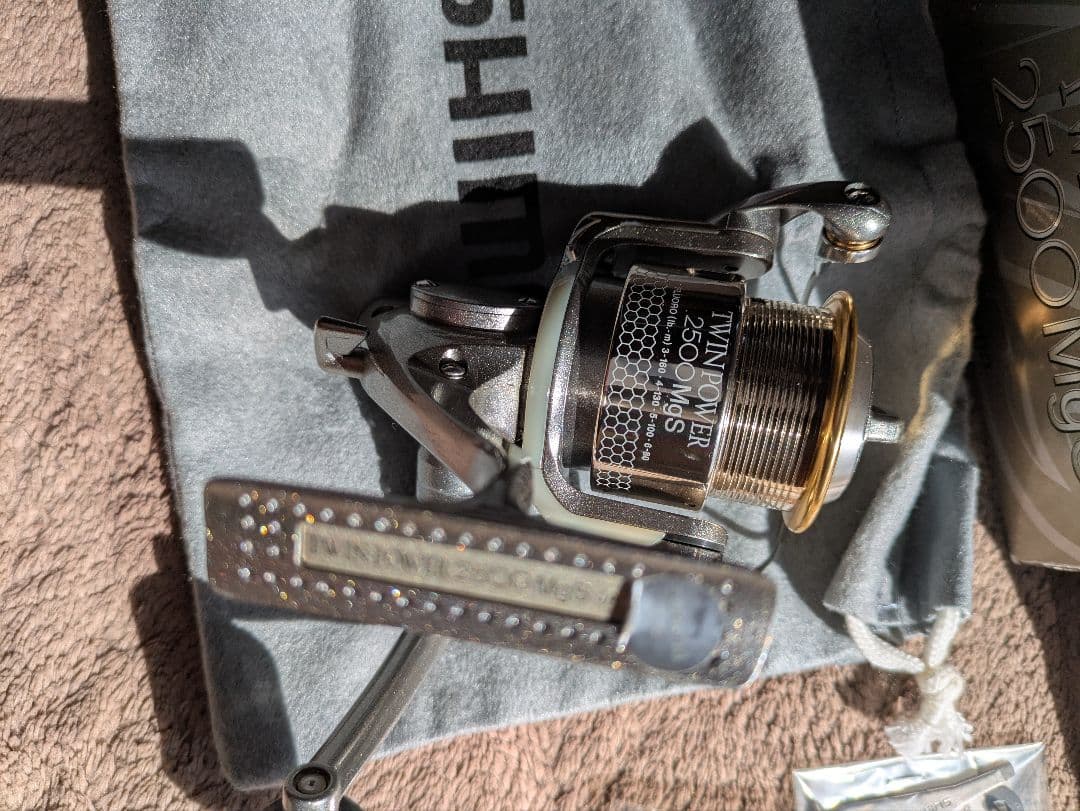 Shimano Twin Power 2500MGs スピニングリール