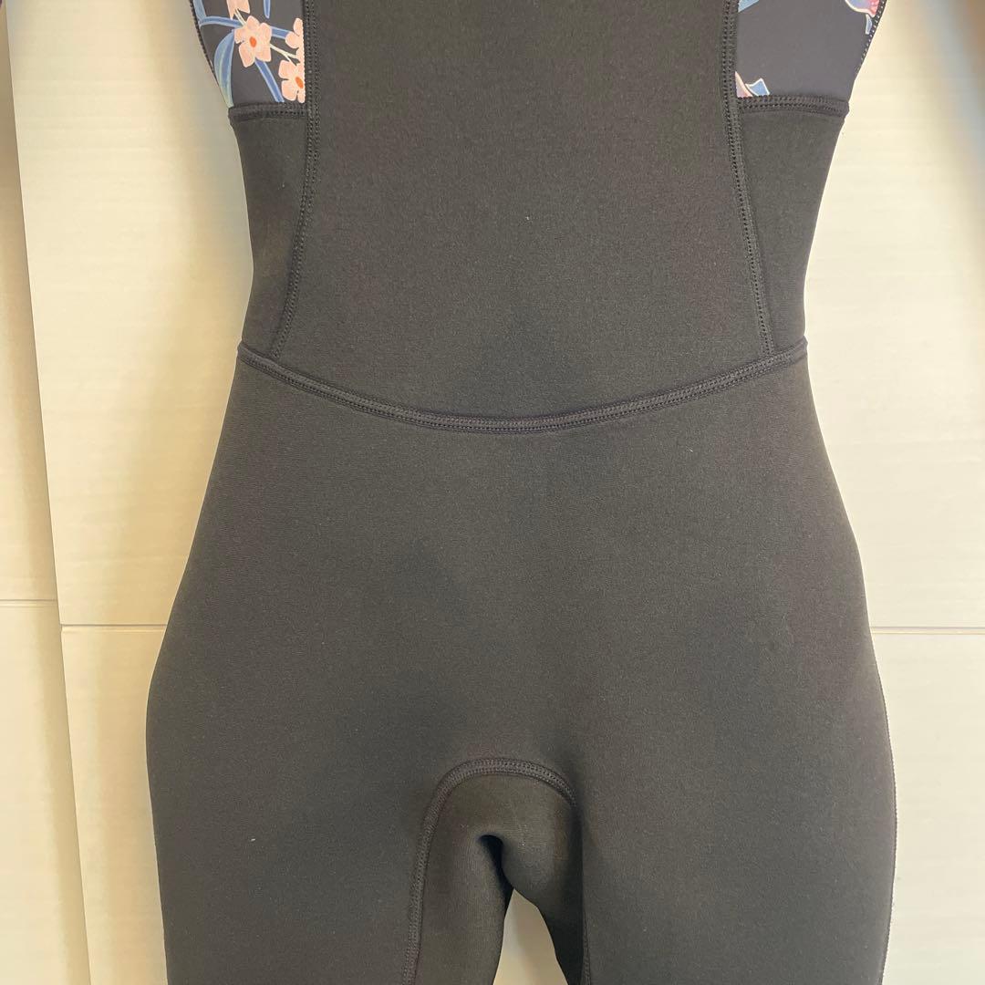 ROXY ウェットスーツ　￼Mサイズ　値下げ中！