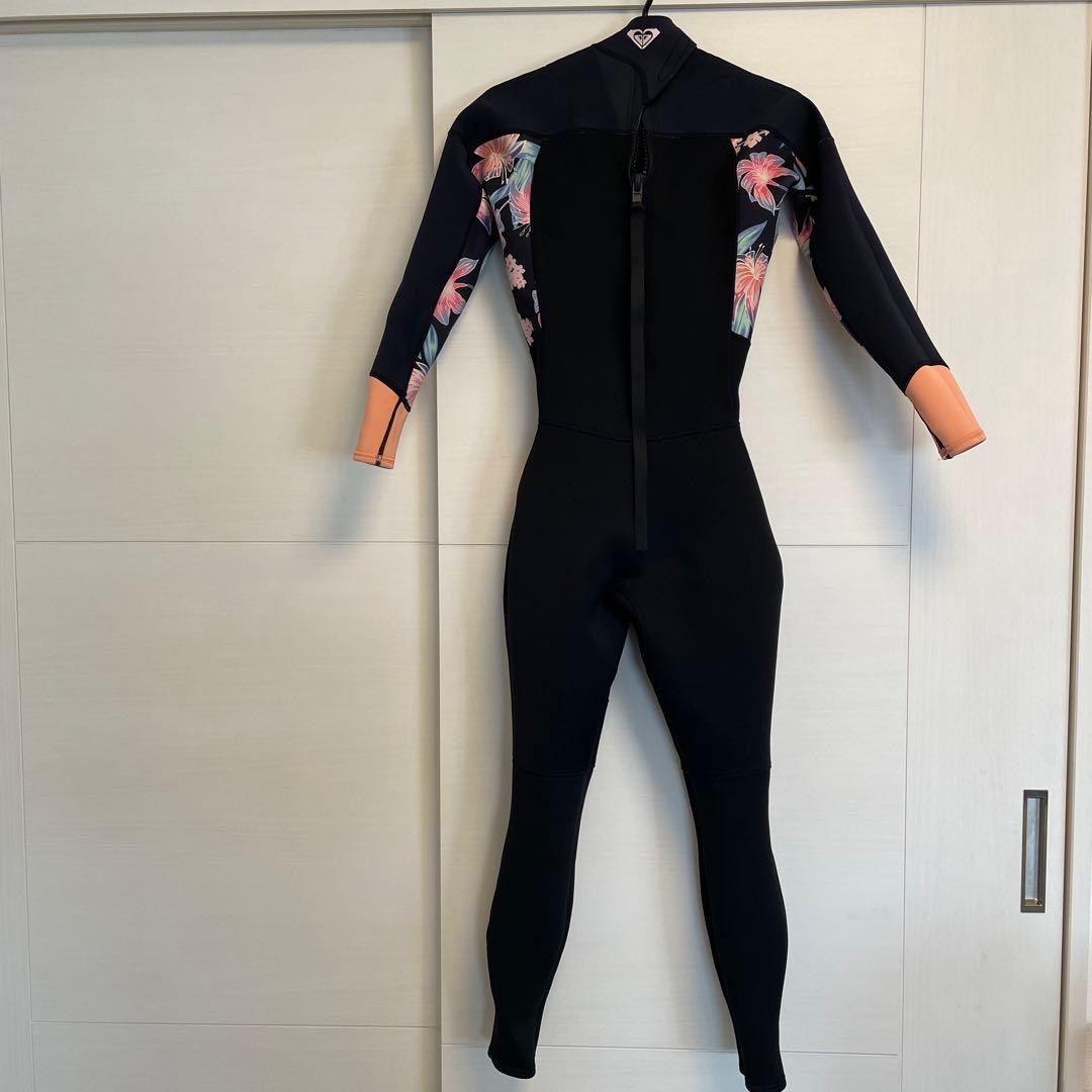 ROXY ウェットスーツ　￼Mサイズ　値下げ中！