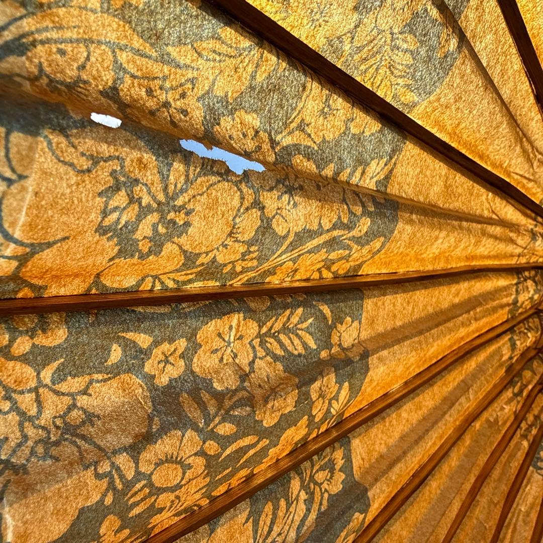 舞踊傘 金色と青色の花柄 90cm