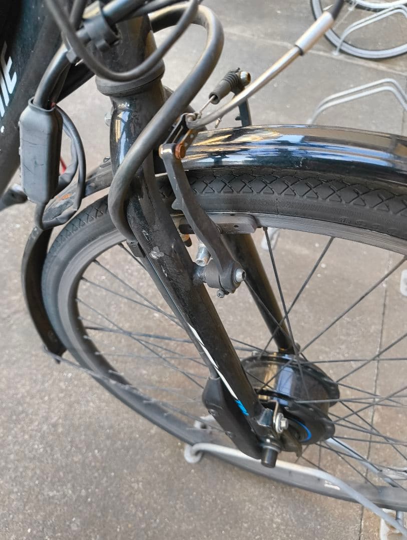 Tb1e 予備バッテリー2つ付き 付属品多数 ジャンク 電動自転車