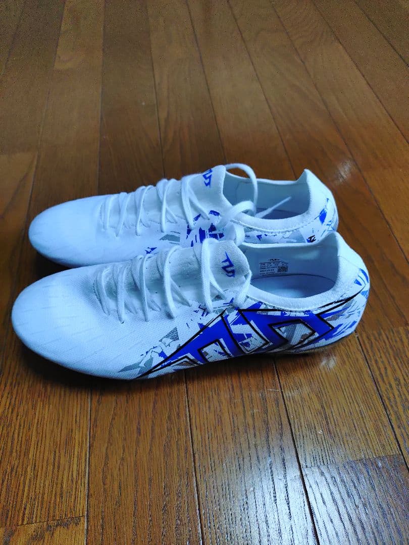 シューズ TLSS Striker 723