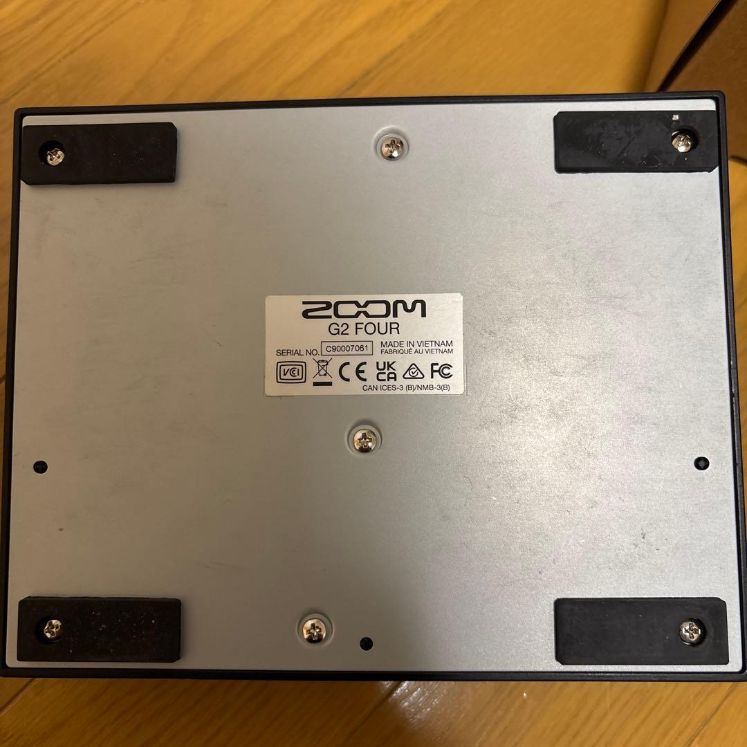 ZOOM G2 FOUR ギターエフェクター　マルチ