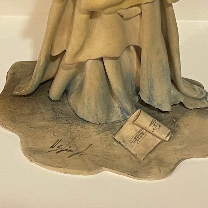 バンドネオンを弾いて歌う女　人形　作家　裾ドレーブ