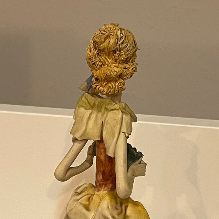 バンドネオンを弾いて歌う女　人形　作家　裾ドレーブ