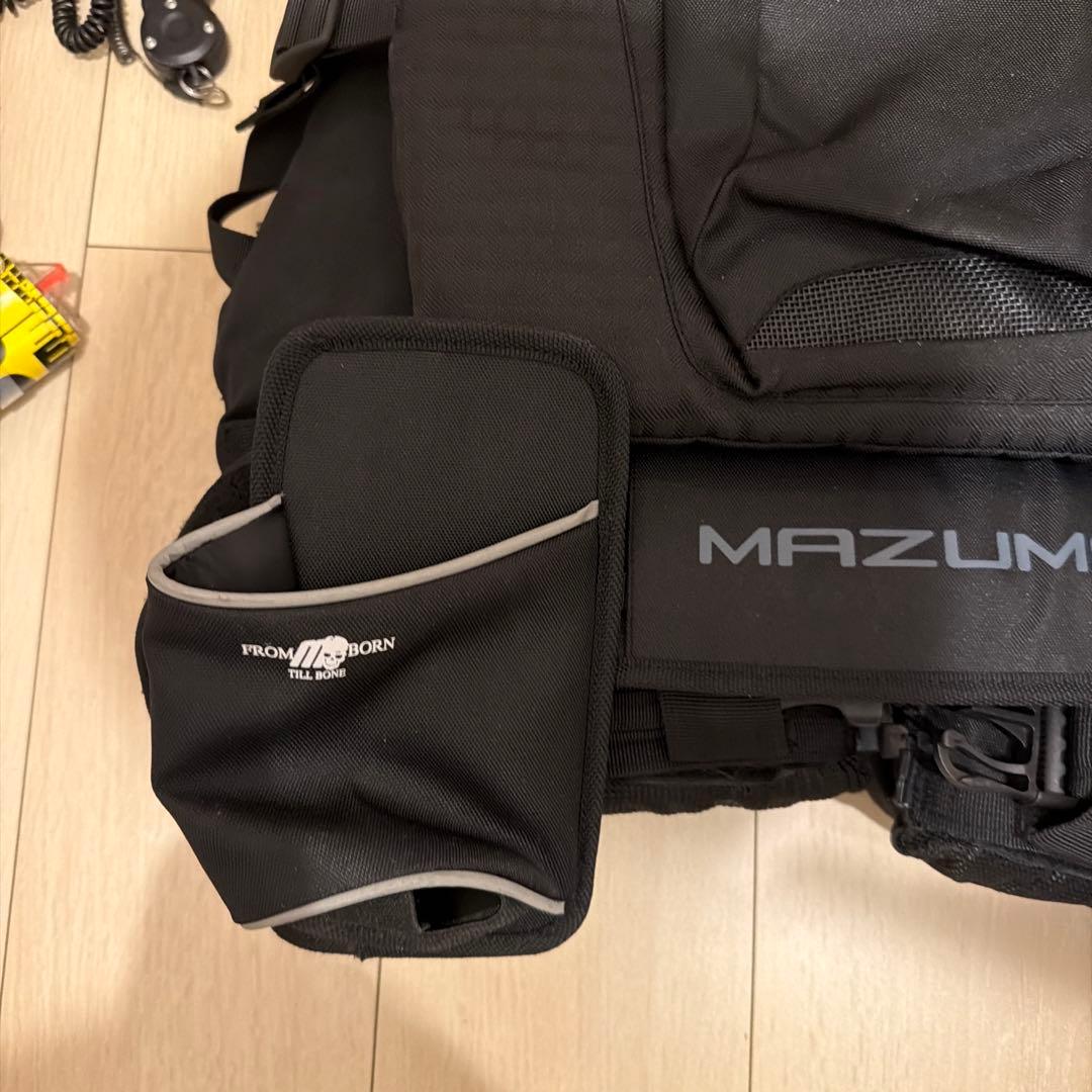 マズメ　ライフジャケット　(メジャー、フィッシュグリップ、プライヤー付き)
